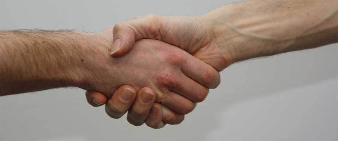 Atlantis satisfied customers image of a handshake
